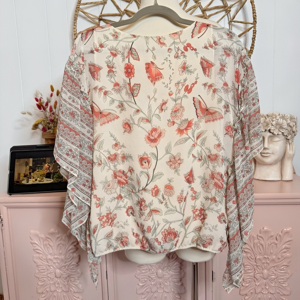 Max Studio XS Red Pink Ivory‎ Butterfly Kimono Blouse. - Picture 2 of 6